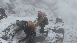 Náročná nočná záchrana spod Gerlachovského štítu: uviaznutí horolezci aj záchranári mali čo robiť