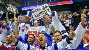 Slovenskí hokejisti zabojujú o OH až v auguste 2021