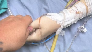 Zosnulú Mínu (†23) niekoľkokrát resuscitovali. Zúfalá matka k nej chcela dostať lepších doktorov