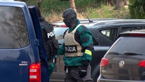 Zásah NAKA v okolí Nitry: Zadržali aj policajta