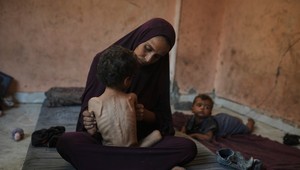 V Gaze umierajú deti od hladu. Denne pribúda 28 obetí a svet sa nečinne prizerá