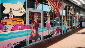 „Odlišnosti tvoria rozmanitosť a krásu života.“ dm inšpiruje zákazníkov jedinečnými veľkoplošnými ilustráciami