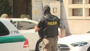 Policajná akcia Justín: Vyšetrovateľ obvinil príslušníka finančnej správy z podplácania