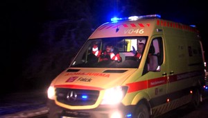 Muž zrazil chodca. Podľa polície stál v strede cesty a mal vypité