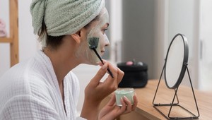 Maska z tejto bylinky vylieči pokožku: Vyčistí pleť do hĺbky a poradí si aj so silným akné