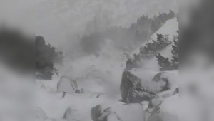 Turisti, pozor: Na horách vyvádza víchrica Jitka, hrozbou sú aj lavíny