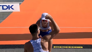 Ich zasnúbenie sa stalo virálnym. Chodci Dominik a Hana nám prezradili detaily