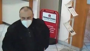 FOTO: Interpol žiada našu políciu o pomoc. Ak poznáte tohto muža, ihneď kontaktujte policajtov