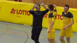 Za takú pravačku by sa nehanbil žiaden technik! Brankár to tam šupol cez celé!