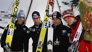 Najďalej zaleteli skokani Rakúska, nový rekord Fína Olliho