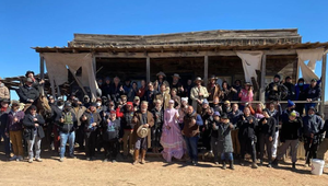 Zbrojárka zodpovedná za Baldwinovu pištoľ s ostrými už predtým dala zbraň dieťaťu!