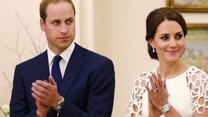 Kríza? Princ William nenosí snubný prsteň!