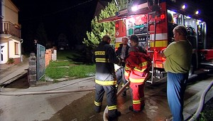 Novostavba v plameňoch. Zrejme práca podpaľača