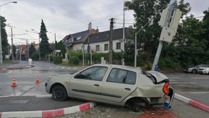 VIDEO: Nehoda auta s autobusom na Patrónke. Žena je v umelom spánku