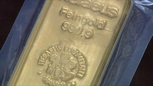 Kajetán Kičura si mal zlaté tehly zaobstarať za rodinné úspory, to aspoň tvrdí