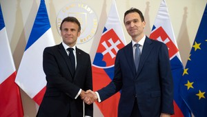 Predseda vlády Ódor sa stretol s francúzskym prezidentom Macronom