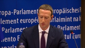 Facebook Marka Zuckerberga prišiel o desiatky miliárd dolárov