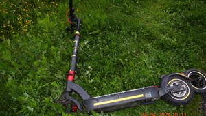 Smrteľná nehoda na kolobežke: Zrážka s autom si vyžiadala život muža