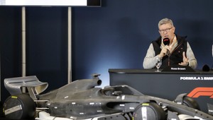 Ak začneme v júli, stihneme 19 pretekov, tvrdí Ross Brawn