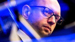 Na Ukrajine sa rozpadla vláda, premiér Jaceňuk rezignoval