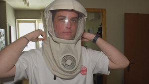 Život v temnote: 16-ročného Tomáša môže zabiť slnečný lúč, štát mu odobral pomoc