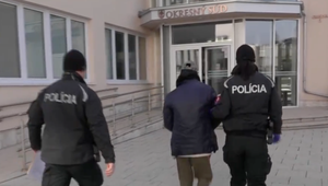 Mladý Štúrovčan zabil dôchodcov v priebehu jedného týždňa. Ku všetkému sa priznal