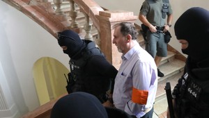 Psychológ po atentáte na Fica: Spoločnosť bola rozdelená už predtým. Verdikt to len spečatí