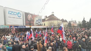 Zhromaždenie v Michalovciach v súvislosti s vraždou Eriky ukončil konflikt medzi kotlebovcami a rómskou komunitou