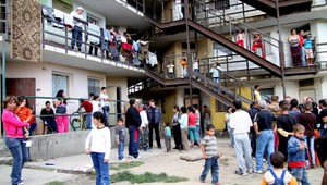 Takto čistili Luník IX od výkalov. A chystá sa aj sťahovanie...