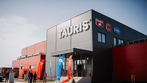 Tauris postavil v Košiciach moderné logistické centrum. Zefektívni distribúciu, zníži dopad na životné prostredie a zlepší pracovné podmienky pre zamestnancov