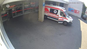 Záchranári odišli s cudzím mobilom. Ošetrovateľ ho dostal späť až po zásahu polície