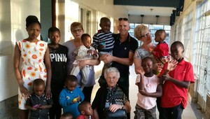 Talianka Irma (93) si zbalila kufre a odišla do Kene. Keď sa dozviete, prečo, budete mať chuť urobiť to isté