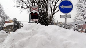 Na Kysuciach sneh zabil človeka. Čistil strechu...