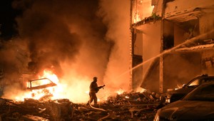 Útoky na Kyjev si vyžiadali viac ako 30 obetí, Zelenskyj vyzval NATO na rázne rozhodnutia