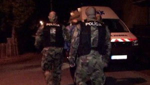 Marián (48) sa príbuzným vyhrážal zabitím a nožom napadol policajta