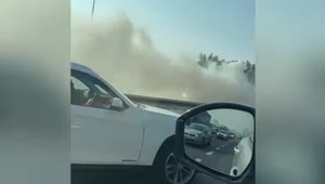 Požiar nákladného vozidla za mostom: Blokované boli dva jazdné pruhy