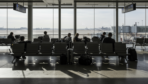 Grécka dovolenka sa zmenila na peklo. Stovky Čechov uviazli na Skiathose