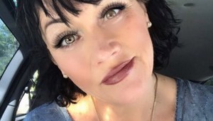 Sestra Meghan útočí, podala si celú kráľovskú rodinu