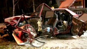 V Prievidzi sa čelne zrazili dve autá, rozmetalo ich po ceste