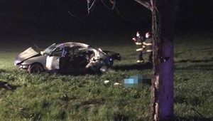 Smrteľná nehoda pri Galante: Z troch ľudí v aute prežilo len 14-ročné dievča