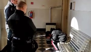 Policajtom došla trpezlivosť. Chlapcov vo veku 15 a 17 rokov poslali za mreže