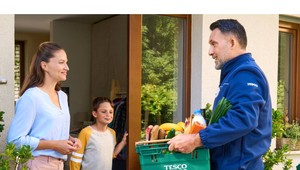 Tesco rozširuje službu online nákupov pre ďalších stotisíc zákazníkov v Lučenci, Rimavskej Sobote a okolí