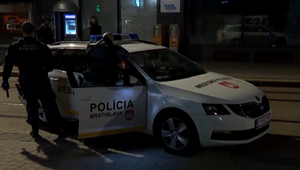 Krvavý útok v centre Bratislavy: 22-ročného muža bodli do hrudníka