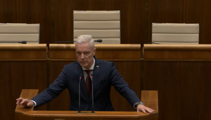 Ferenčák ostro vystúpil v parlamente proti Eštokovi, Gašpar mu vypol mikrofón