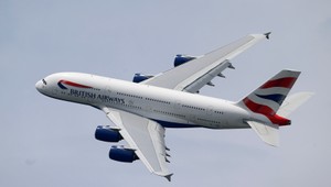 Obľúbené aerolinky zrušili desiatky letov. Tisíce ľudí uviazli na letiskách