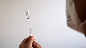 Lekárne hlásia nedostatok vakcín proti hepatitíde A. Rodičia ich hľadajú v zahraničí