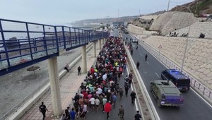 Štáb TV JOJ sa v Maroku rozprával s migrantmi, ktorí sa pokúsili vpadnúť do Ceuty