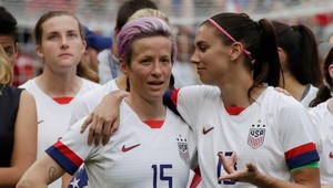 Americké futbalistky vedú boj proti androcentrickým mužom