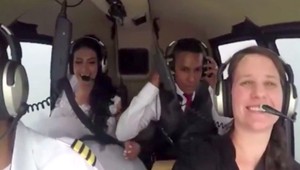 Nevesta zahynula pri páde helikoptéry. Jej nastávajúci sa to dozvedel pred oltárom