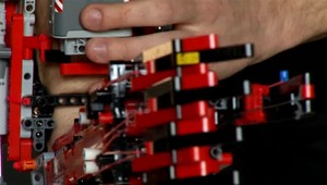 NEHRALI: Mladík si poskladal z Lega robotickú ruku